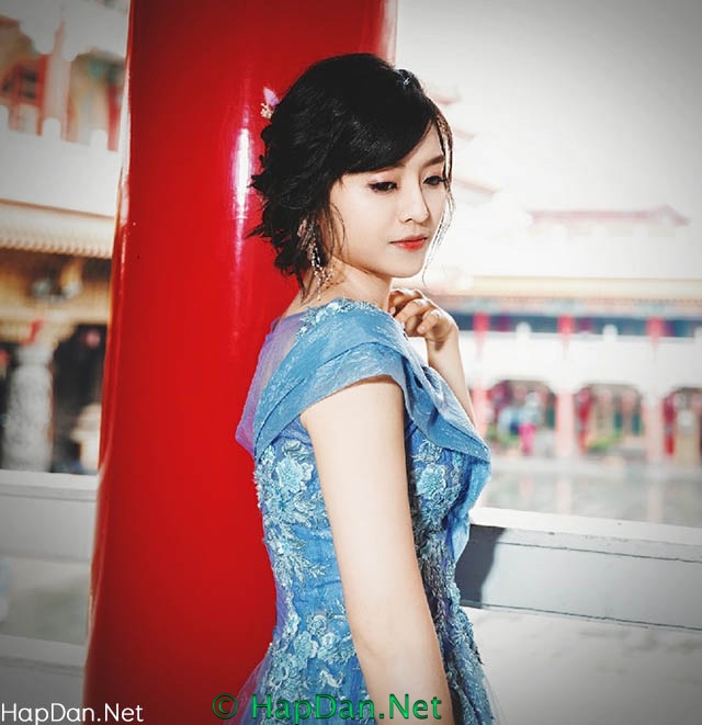 Hình ảnh Hot girl Trung Quốc đẹp với đôi mắt buồn suy tư 