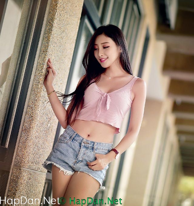 Ngắm ảnh gái đẹp Trung Quốc sexy với quần jean áo hở bụng